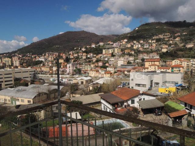 Villa Indipendente in vendita a Media Val Bisagno, Serra Riccò