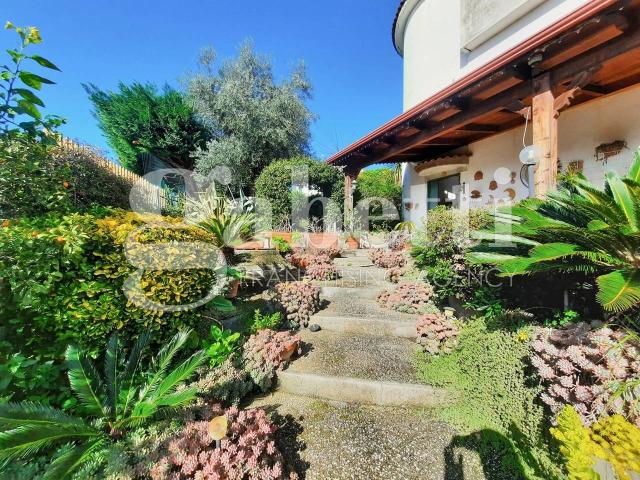 Villa Indipendente in vendita a Colle degli Osci, Giugliano In Campania