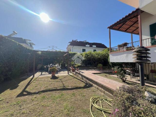 Villa Indipendente in vendita a Giugliano In Campania, Campania