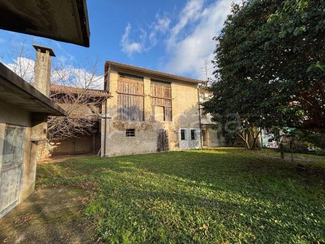 Villa Indipendente in vendita a Gonars, Friuli-Venezia Giulia
