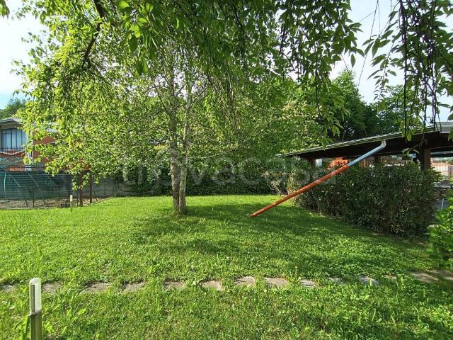 Villa Indipendente in vendita a Auzate, Gozzano