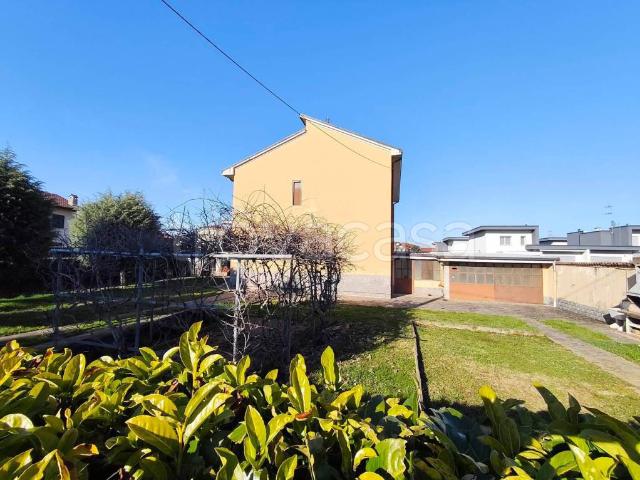 Villa Indipendente in vendita a Grezzago, Lombardia