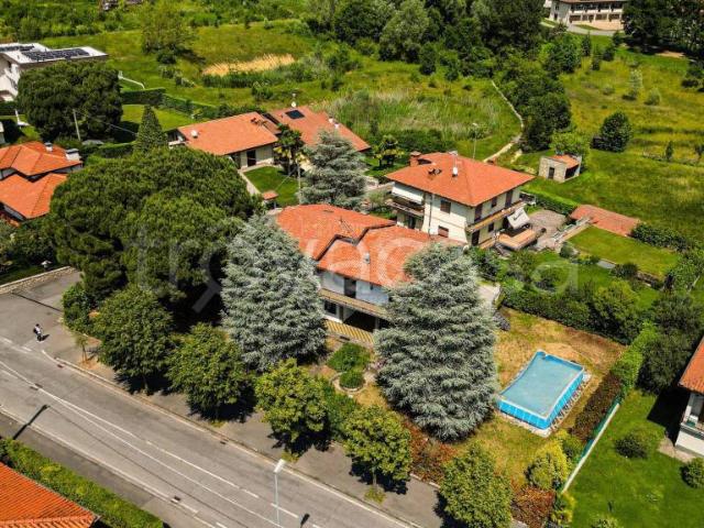 Villa Indipendente in vendita a Grumello Del Monte, Lombardia