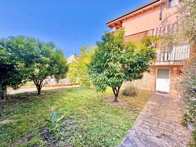 Villa Indipendente in vendita a Imperia, Liguria