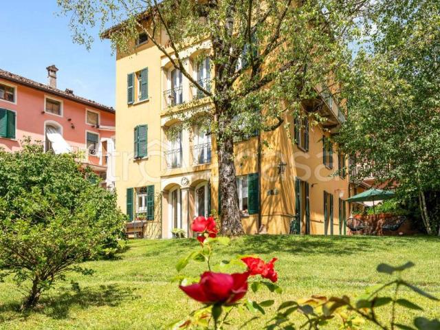 Villa Indipendente in vendita a Introbio, Lombardia