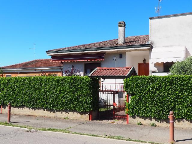 Villa Indipendente in vendita a Cassano D'adda, Lombardia