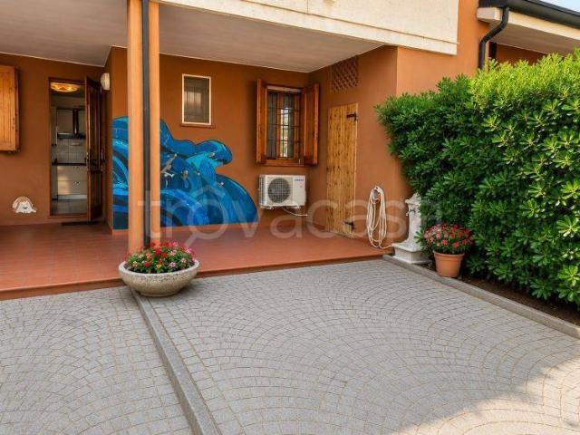 Villa Indipendente in vendita a Lido degli Scacchi, Comacchio