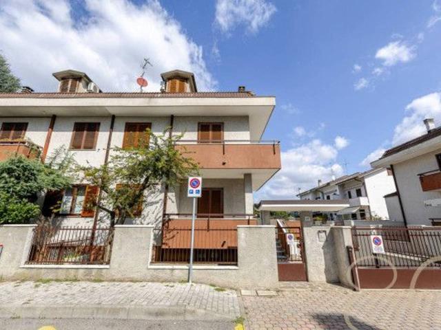 Villa Indipendente in vendita a San Francesco, Limbiate