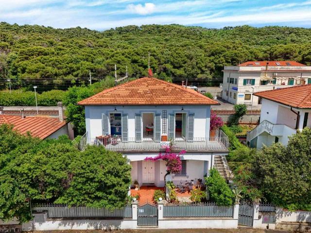 Villa Indipendente in vendita a Quercianella, Livorno