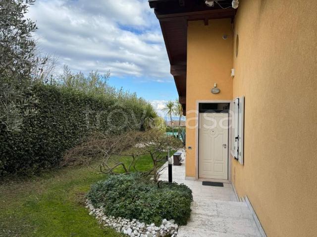 Villa Indipendente in vendita a Lonato, Lombardia