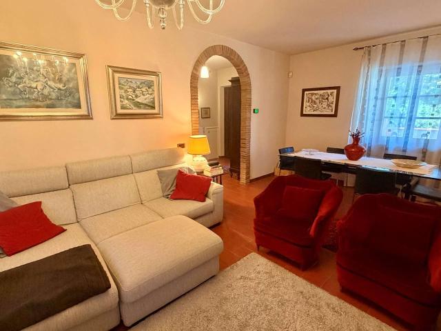 Villa Indipendente in vendita a Bagni Di Lucca Ponte, Toscana