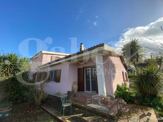 Villa Indipendente in vendita a Sassone, Roma Capitale