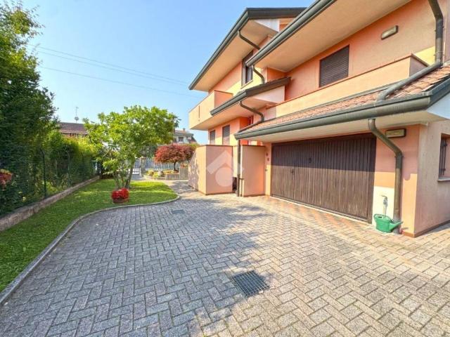 Villa Indipendente in vendita a Campo San Martino, Veneto