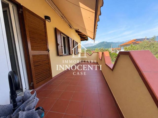 Villa Indipendente in vendita a Marina di Massa, Marina Di Massa
