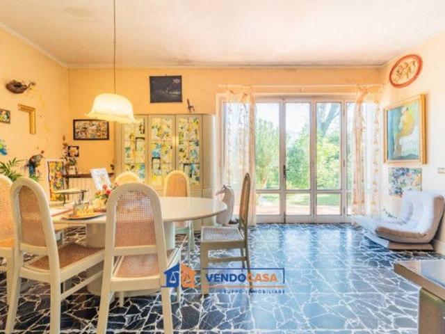 Villa Indipendente in vendita a Cinque Vie, Marina Di Massa