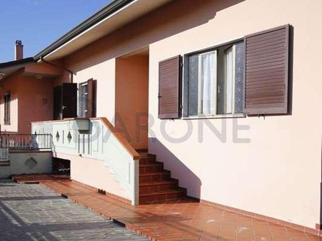 Villa Indipendente in vendita a San Lorenzo, Marina Di Massa