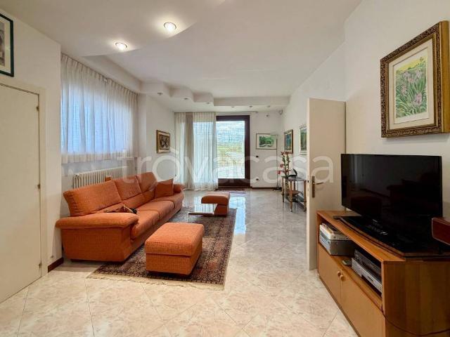 Villa Indipendente in vendita a Marche, Fermo