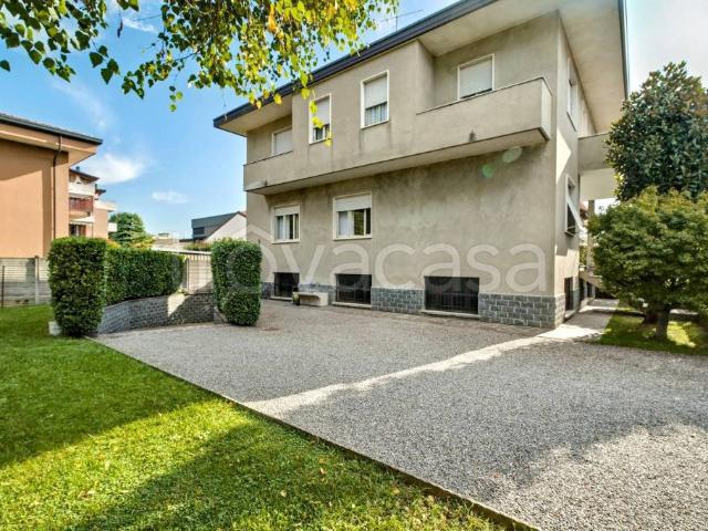 Villa Indipendente in vendita a Meda, Lombardia