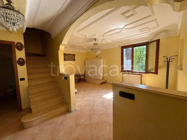 Villa Indipendente in vendita a Medole, Mantova