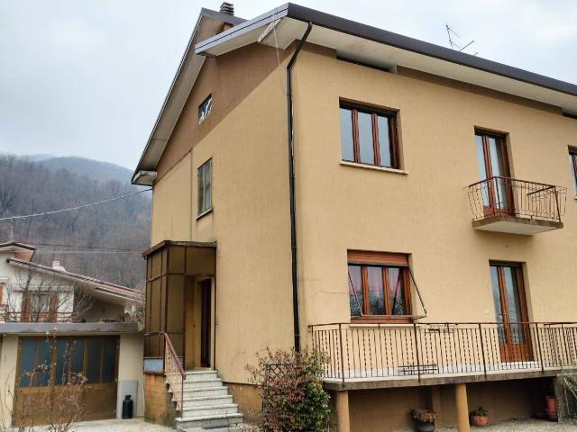 Villa Indipendente in vendita a Meduno, Friuli-Venezia Giulia