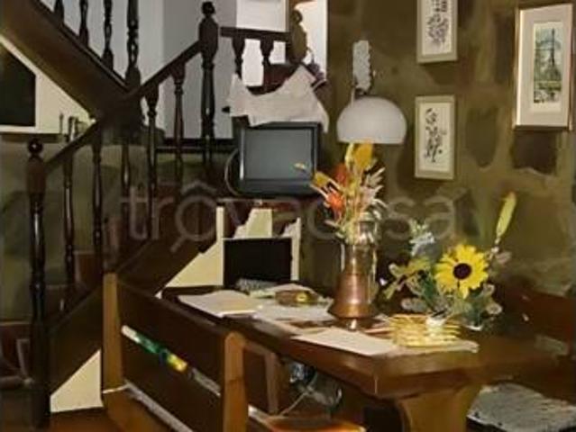 Villa Indipendente in vendita a Menconico, Lombardia