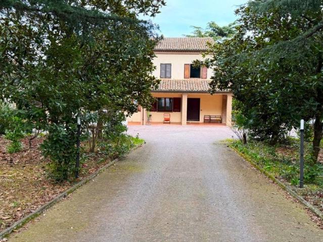 Villa Indipendente in vendita a Misano Brasile, Misano Adriatico