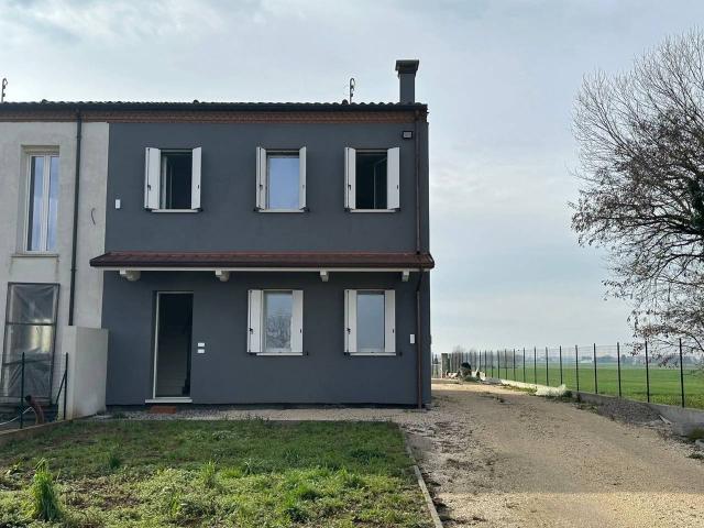 Villa Indipendente in vendita a Montagnana, Veneto
