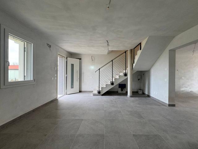 Villa Indipendente in vendita a Montagnana, Veneto