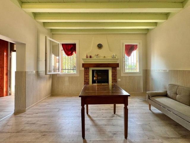 Villa Indipendente in vendita a Borgo Veneto, Montagnana