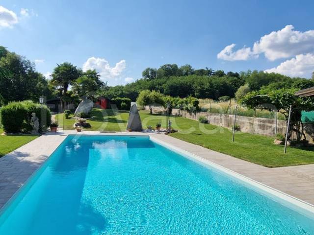 Villa Indipendente in vendita a Lucino, Montano Lucino