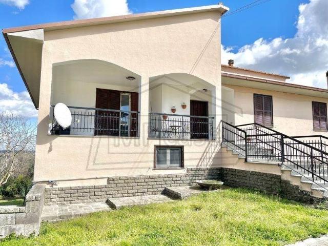Villa Indipendente in vendita a Montefiascone, Lazio