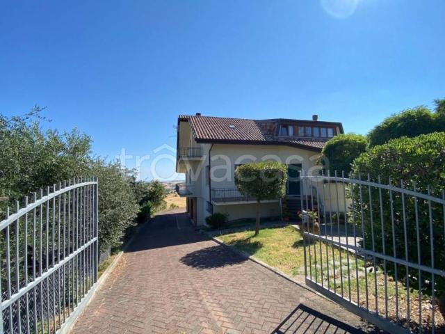Villa Indipendente in vendita a Montescudo-Monte Colombo, Monte Colombo