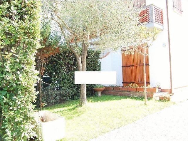Villa Indipendente in vendita a Montignoso, Toscana