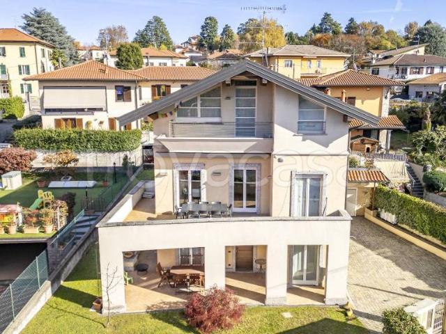 Villa Indipendente in vendita a Morazzone, Lombardia