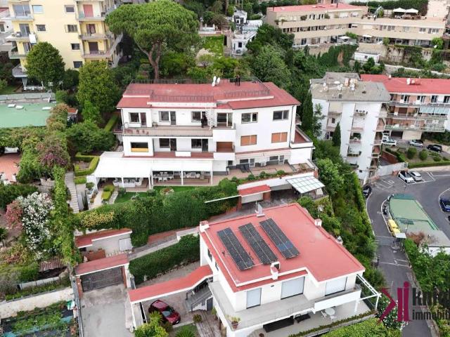 Villa Indipendente in vendita a Municipalità 1, Campania