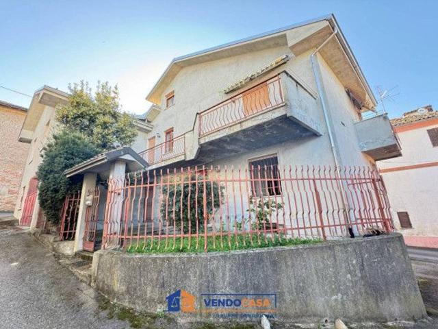Villa Indipendente in vendita a Piemonte, Asti
