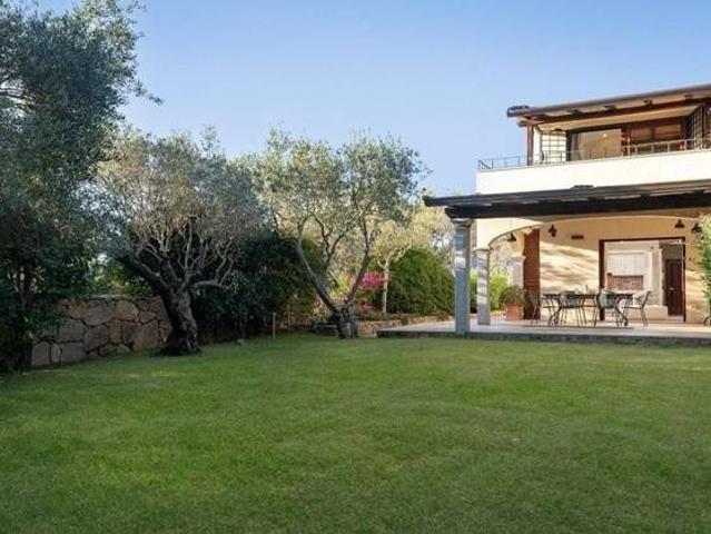 Villa Indipendente in vendita a San Pantaleo, Sardigna/Sardegna