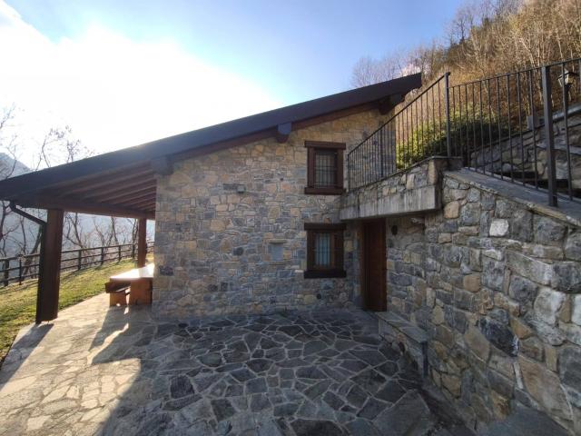 Villa Indipendente in vendita a Oltressenda Alta, Lombardia