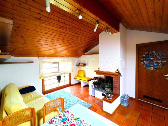 Villa Indipendente in vendita a Orsenigo, Lombardia