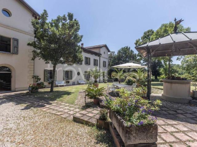 Villa Indipendente in vendita a Unione dei comuni Savena-Idice, Ozzano Dell'emilia