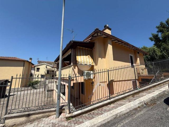 Villa Indipendente in vendita a Colombella, Roma Capitale