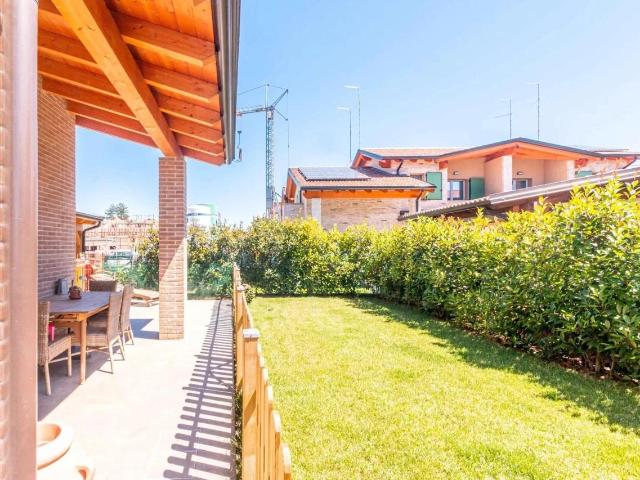 Villa Indipendente in vendita a Panocchia, Sorbolo