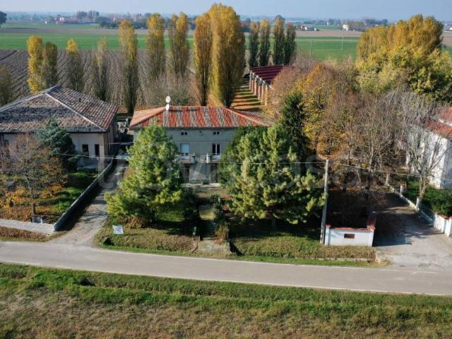 Villa Indipendente in vendita a Golese, Sorbolo