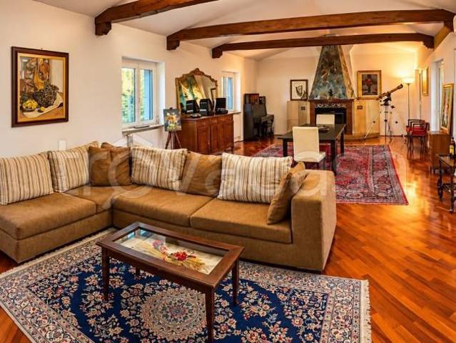 Villa Indipendente in vendita a Pavia