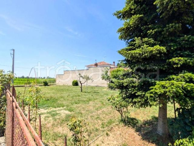 Villa Indipendente in vendita a Trovamala, Pavia
