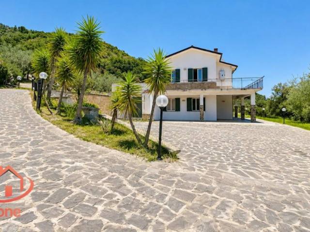 Villa Indipendente in vendita a Perdifumo, Campania