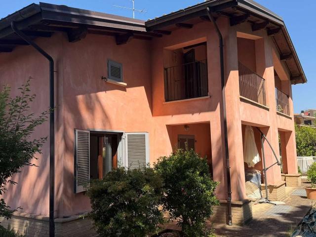 Villa Indipendente in vendita a Montebello, Cenerente
