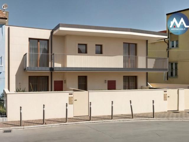 Villa Indipendente in vendita a Villa Fastiggi, Marche
