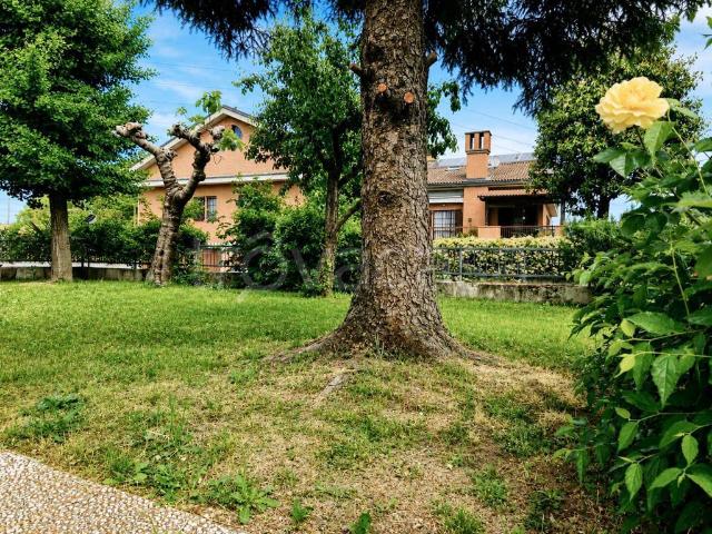 Villa Indipendente in vendita a Mezzate, Peschiera Borromeo