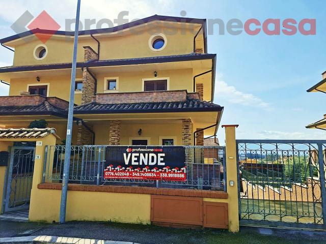 Villa Indipendente in vendita a Piedimonte San Germano, Lazio